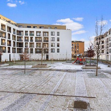 Sunflower - Modern Large Charming Apartment With Balcony Bratislava Esterno foto
