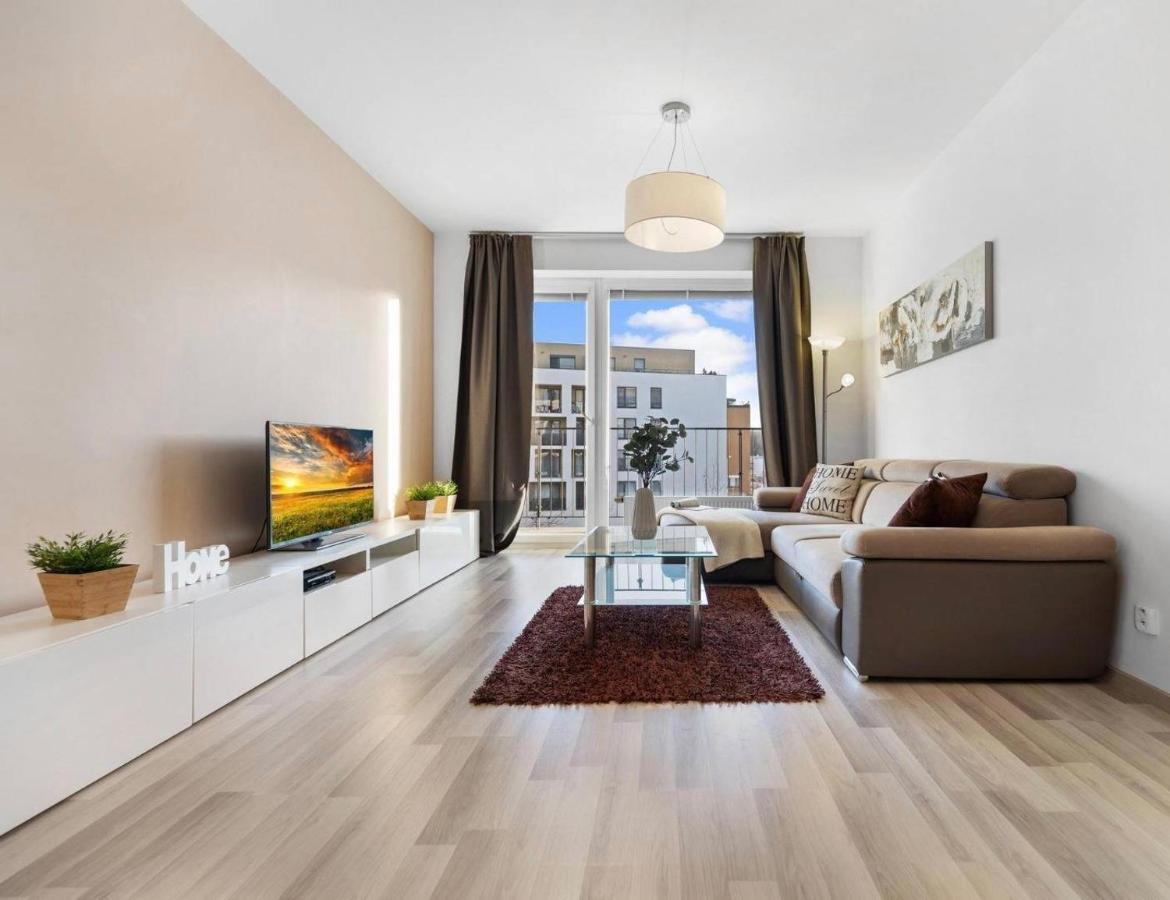 Sunflower - Modern Large Charming Apartment With Balcony Bratislava Esterno foto