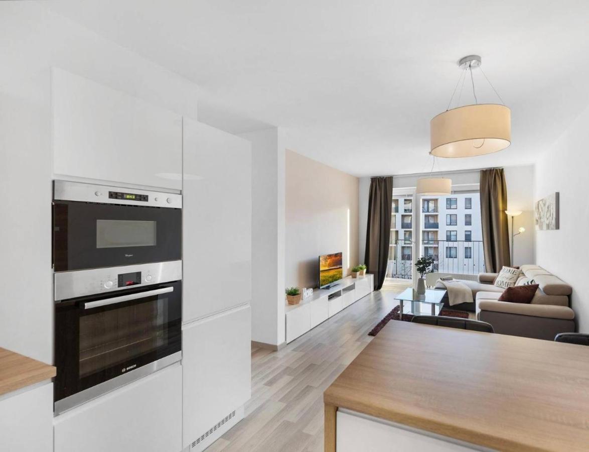 Sunflower - Modern Large Charming Apartment With Balcony Bratislava Esterno foto